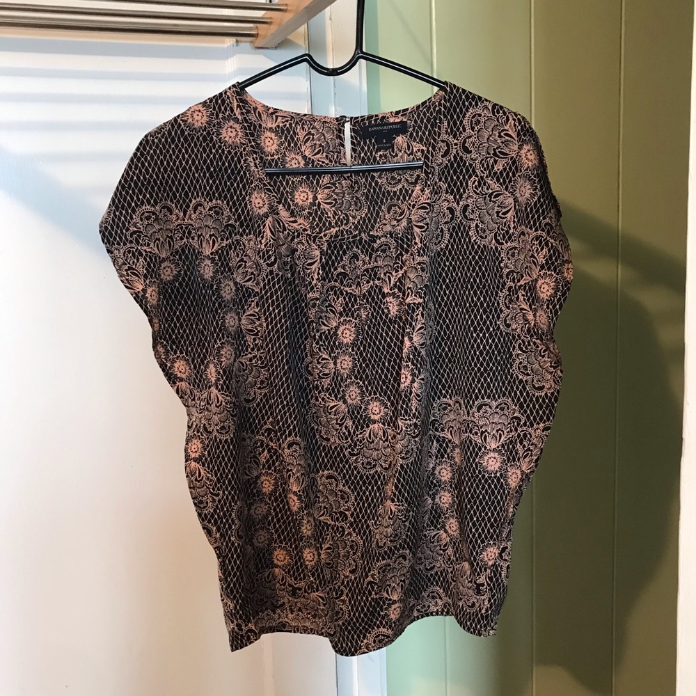 Banana Republic rose&black color blouse